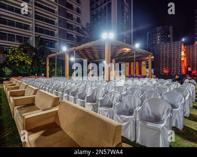 01 18 2023 Sitzanordnung einer indischen Hochzeitsveranstaltung Surat Gujarat India. Stockfoto