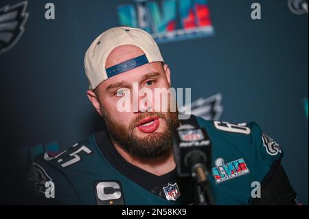Philadelphia Eagles Offensive Tackle Lane Johnson spricht auf einer Pressekonferenz im Sheraton Grand am Wild Horse Pass in Phoenix, Arizona. Bilddatum: Mittwoch, 8. Februar 2023. Der Super Bowl LVII findet am Sonntag, den 12. Februar 2023 zwischen den Kansas City Chiefs und den Philadelphia Eagles statt. Stockfoto