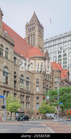 Das Allegheny County Courthouse and Jail an der Grant Street in Pittsburgh zählt zu den wichtigsten architektonischen Wahrzeichen Pennsylvanias. Stockfoto