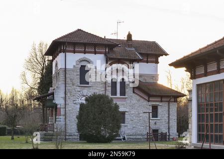 Historisches Haus im Arbeiterdorf Crespi d'Adda, unesco-Weltkulturerbe, Lombardei, Italien Stockfoto