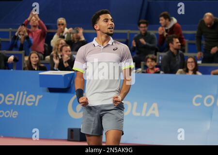 Arthur Fils (FRA) im Kampf gegen Roberto Bautista-Agut (SPA) während des Open Sud de France 2023, ATP 250 Tennis Turnier am 8. Februar 2023 in der Sud de France Arena in Pérols bei Montpellier, Frankreich - Photo Patrick Cannaux / DPPI Stockfoto