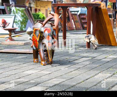 Wunderschöne Elefantenskulptur aus Holz, galle, sri lanka Stockfoto