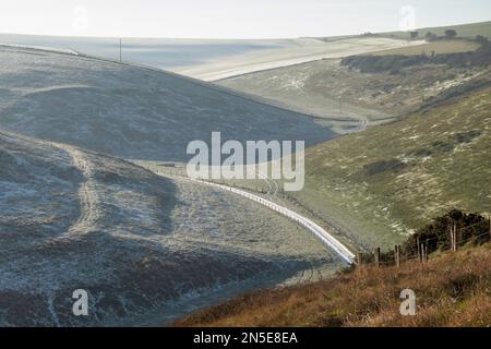 Rolling Hills in Frost entlang der Chydyok Road, Chaldon Herring, Dorset, England, Vereinigtes Königreich, Europa Stockfoto