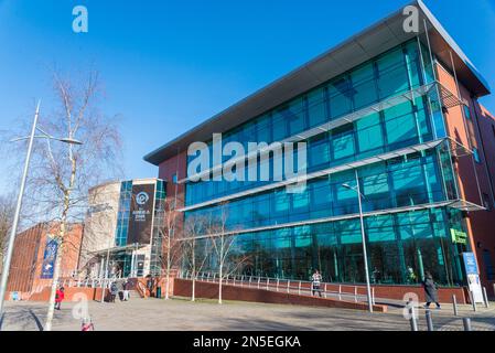 Das Gebäude der University of Wolverhampton Ambika Paul in der Wulfruna Street, Wolverhampton Stockfoto