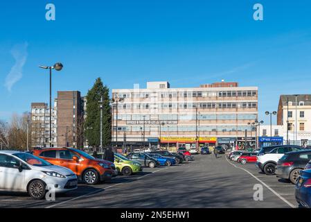 Gebäude aus den 60er Jahren mit Büros und Geschäften in der darlington Street im Stadtzentrum von Wolverhampton Stockfoto