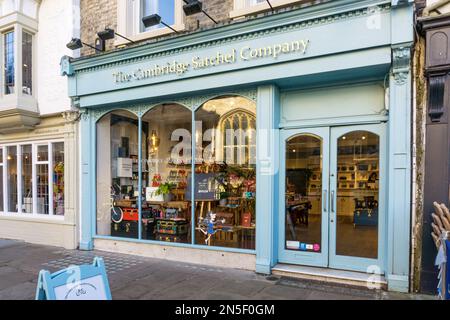 Die Cambridge Satchel Company in der St. Mary's Passage, Cambridge. Stockfoto