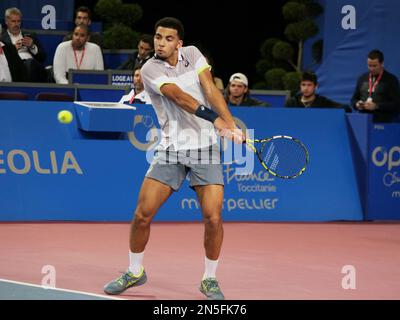 Arthur Fils (FRA) im Kampf gegen Roberto Bautista-Agut (SPA) während des Open Sud de France 2023, ATP 250 Tennis Turnier am 8. Februar 2023 in der Sud de France Arena in Perols bei Montpellier, Frankreich - Foto: Patrick Cannaux/DPPI/LiveMedia Stockfoto