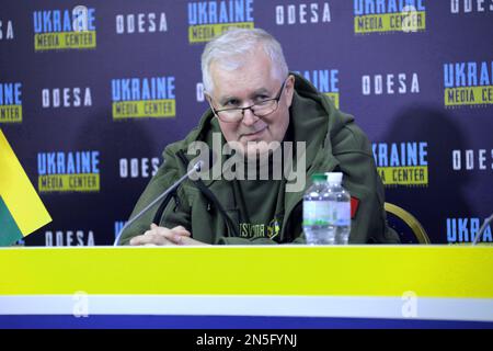 ODESA, UKRAINE - 9. FEBRUAR 2023 - Minister für nationale Verteidigung der Republik Litauen Arvydas Anusauskas nimmt an einer gemeinsamen Besprechung mit dem Minister Teil Stockfoto