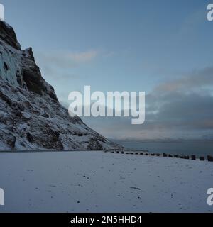 Island, Reisezeit, atemberaubend, Respekt Umwelt, Blues Hour, Road Trip, Winter, Landschaft, gutes Wetter in einer regnerischen Woche, Erde, kurzer Tag Stockfoto