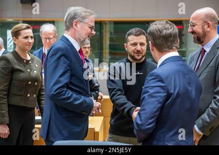 BRÜSSEL - ukrainischer Präsident Wolodimir Zelensky trifft während eines EU-Gipfels auf Regierungschefs. Auf dem Treffen werden unter anderem die Unterstützung der Ukraine durch die EU und die wachsenden Migrationsprobleme in Europa erörtert. ANP JONAS ROOSENS niederlande raus - belgien raus Stockfoto