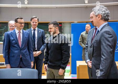 BRÜSSEL - ukrainischer Präsident Wolodimir Zelensky trifft während eines EU-Gipfels auf Regierungschefs. Auf dem Treffen werden unter anderem die Unterstützung der Ukraine durch die EU und die wachsenden Migrationsprobleme in Europa erörtert. ANP JONAS ROOSENS niederlande raus - belgien raus Stockfoto