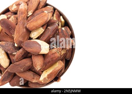 Pili Nuts von den Philippinen auf weißem Hintergrund Stockfoto