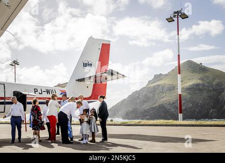 SABA - 09/02/2023, SABA - König Willem-Alexander, Königin Maxima und Prinzessin Amalia werden in Saba vom Inselgouverneur Jonathan Johnson empfangen. Die Kronprinzessin hat eine zweiwöchige Einführung in die Länder Aruba, Curacao und St. Maarten und die Inseln, die die karibischen Niederlande bilden: Bonaire, St. Eustatius und Saba. ANP REMKO DE WAAL niederlande raus - belgien raus Stockfoto