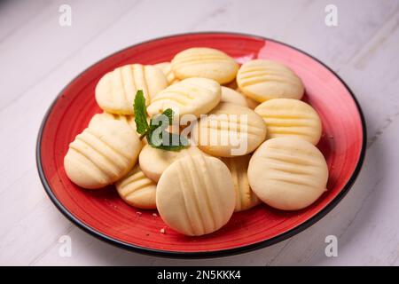 Hausgemachte Kekse aus Kondensmilch und Maisstärke. Stockfoto