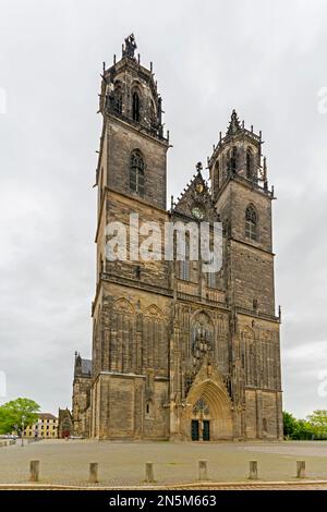 Westfassade der Kathedrale und des Klosters Magdeburg, Sachsen-Anhalt, Ostdeutschland. Stockfoto
