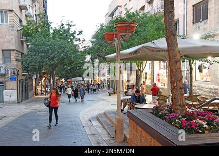 Ben Yehuda Street, Midrahov, Jerusalem, Young Group Stockfoto