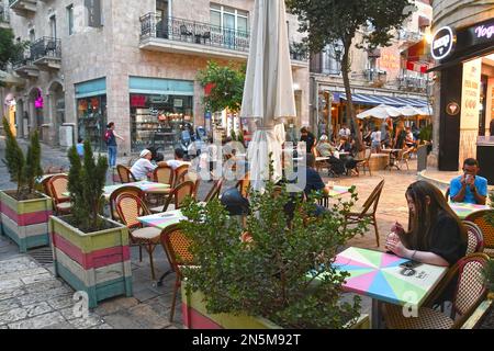 Ben Yehuda Street, Midrahov, Jerusalem, Young Group Stockfoto