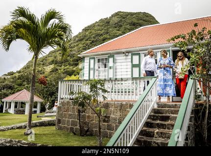 SABA - 09/02/2023, SABA - König Willem-Alexander, Königin Maxima und Prinzessin Amalia besuchen ein Museum im Dorf Windwardside auf Saba. Die Kronprinzessin hat eine zweiwöchige Einführung in die Länder Aruba, Curacao und St. Maarten und die Inseln, die die karibischen Niederlande bilden: Bonaire, St. Eustatius und Saba. ANP REMKO DE WAAL niederlande raus - belgien raus Stockfoto