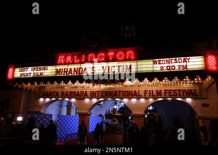 Santa Barbara, USA. 08. Februar 2023. Ein allgemeiner Blick auf das Festzelt beim Santa Barbara International Film Festival 2023, das am 08. Februar 2023 in Santa Barbara, Kalifornien, die Weltpremiere von „Miranda's Victim“ im Arlington Theatre eröffnet. Foto: Crash/imageSPACE/Sipa USA Kredit: SIPA USA/Alamy Live News Stockfoto