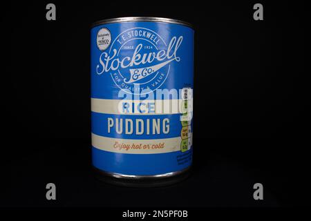 EXETER, DEVON, Großbritannien – 10. JANUAR 2023, Stockwell und CO sind Eigentum von Tesco Product Can of Rice Pudding Stockfoto