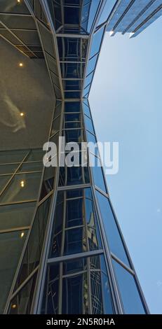 Pittsburgh Downtown: Blick auf die Fassade von One PPG Place. Stockfoto