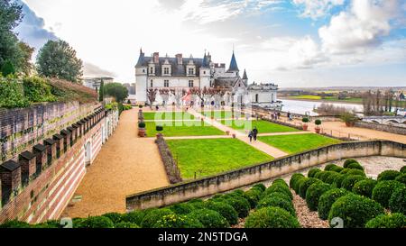 Amboise, Frankreich - 30 2022. Dez.: Herrlicher königlicher Garten im Schloss Amboise Stockfoto