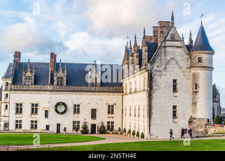 Amboise, Frankreich - Dez. 30 2022: Prächtiges Schloss Amboise im französischen Loiretal Stockfoto