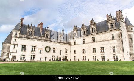 Amboise, Frankreich - Dez. 30 2022: Prächtiges Schloss Amboise im französischen Loiretal Stockfoto