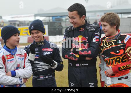 Karting rivalisiert Alexander Albon, George Russell, Lance Walk und Nyck De Vries. Stockfoto