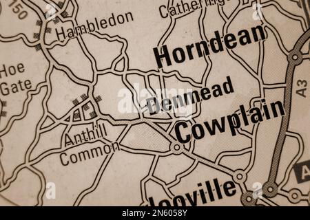 Denmead Village, Hampshire, Großbritannien Karte Name der Stadt - Sepia Stockfoto