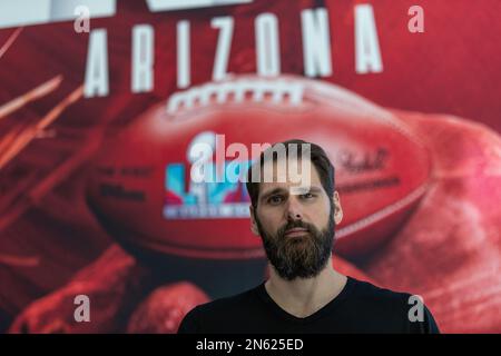 Phoenix, USA. 09. Februar 2023. Super Bowl LVII: Der ehemalige NFL-Profi und Super Bowl-Champion Sebastian Vollmer schaut in die Kamera. Kredit: Maximilian Haupt/dpa/Alamy Live News Stockfoto