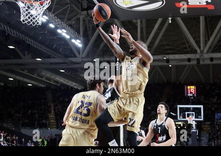 Bologna, Italien. 09. Februar 2023. Cory Higgins (FC Barcelona) während des Euroleague Basketball-Championship-Spiels Segafredo Virtus Bologna gegen FC Barcelona - Bologna, Italien, 09. Februar 2023 in Segafredo Arena Credit: Independent Photo Agency/Alamy Live News Stockfoto