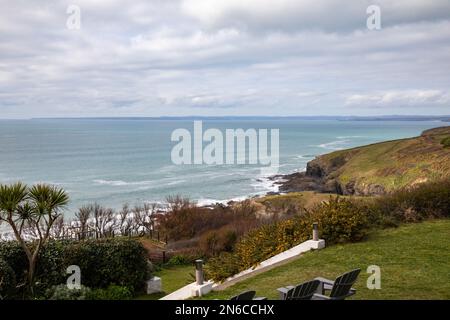 Blick vom Polurrion auf das Lizard Hotel in Helston, Cornwall Stockfoto