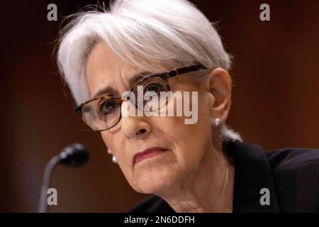 Stellvertretende Außenministerin Wendy Sherman spricht während einer Anhörung des Ausschusses für Auswärtige Beziehungen des Senats, um die US-chinesische Politik im Zeitalter des strategischen Wettbewerbs in Washington, DC, USA, zu untersuchen, Donnerstag, 9. Februar, 2023. Foto: Julia Nikhinson/CNP/ABACAPRESS.COM Stockfoto