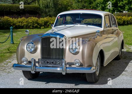 Vintage Bentley S1 SDN James Young Built 1956, 4 Gänge, 4, 887 ccm Fassungsvermögen, 1, 425 kg Gewicht, 6 Zylinder, 120 km/h, Stift Neuberg, Österreich Stockfoto