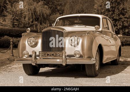 Vintage Bentley S1 SDN James Young Built 1956, 4 Gänge, 4, 887 ccm Fassungsvermögen, 1, 425 kg Gewicht, 6 Zylinder, 120 km/h, Stift Neuberg, Österreich Stockfoto