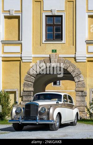 Vintage Bentley S1 SDN James Young Built 1956, 4 Gänge, 4, 887 ccm Fassungsvermögen, 1, 425 kg Gewicht, 6 Zylinder, 120 km/h, Stift Neuberg, Österreich Stockfoto