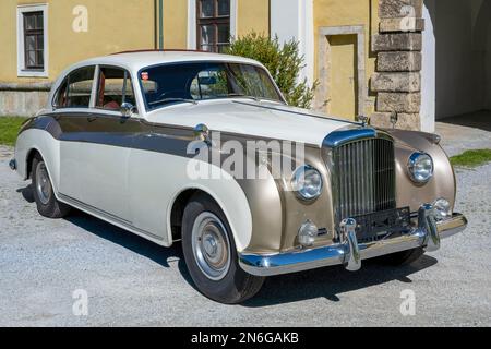 Vintage Bentley S1 SDN James Young Built 1956, 4 Gänge, 4, 887 ccm Fassungsvermögen, 1, 425 kg Gewicht, 6 Zylinder, 120 km/h, Stift Neuberg, Österreich Stockfoto
