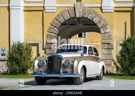 Vintage Bentley S1 SDN James Young Built 1956, 4 Gänge, 4, 887 ccm Fassungsvermögen, 1, 425 kg Gewicht, 6 Zylinder, 120 km/h, Stift Neuberg, Österreich Stockfoto