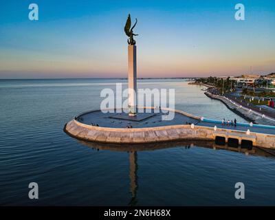 Die Angel Maya Statue, Malecon, UNESCO-Weltkulturerbe, die historische befestigte Stadt Campeche, Campeche, Mexiko Stockfoto