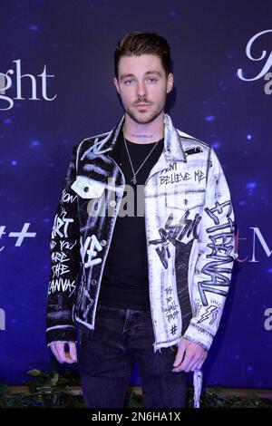 Mexiko-Stadt, Mexiko. 9. Februar 2023. Kevin Rogers besucht den blauen Teppich der Filmpremiere „at Midnight“ im Cantoral Cultural Center. Am 9. Februar 2023 in Mexico City, Mexiko. (Kreditbild: © Jorge Gonzalez/Eyepix via ZUMA Press Wire) NUR REDAKTIONELLE VERWENDUNG! Nicht für den kommerziellen GEBRAUCH! Stockfoto