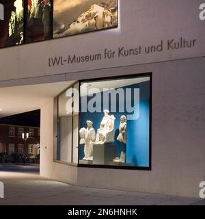 LWL-Museum für Kunst und Kultur am Abend, Münster, Nordrhein-Westfalen, Deutschland Stockfoto