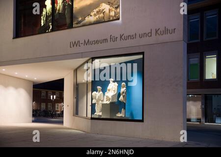 LWL-Museum für Kunst und Kultur am Abend, Münster, Nordrhein-Westfalen, Deutschland Stockfoto
