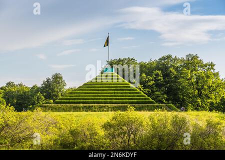 Pyramide im Park Branitz in Cottbus, Deutschland Stockfoto