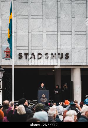 Überfüllt, als der König von Schweden Nyköping besuchte und eine Rede hielt Stockfoto