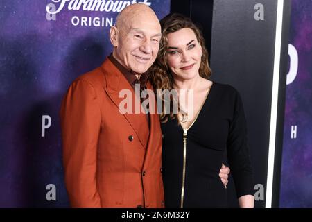 Hollywood, Usa. 09. Februar 2023. HOLLYWOOD, LOS ANGELES, KALIFORNIEN, USA - FEBRUAR 09: Sir Patrick Stewart und seine Frau Sunny Ozell treffen auf der Los Angeles Premiere der Paramount's Original Series „Star Trek: Picard' Third and Final Season findet am 9. Februar 2023 im TCL Chinese Theatre IMAX in Hollywood, Los Angeles, Kalifornien, USA statt. (Foto: Xavier Collin/Image Press Agency) Kredit: Image Press Agency/Alamy Live News Stockfoto