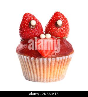 Köstlicher Cupcake dekoriert als Monster auf weißem Hintergrund. Halloween-Leckerbissen Stockfoto