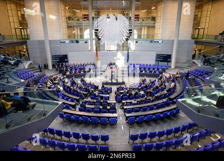 Berlin, Deutschland. 09. Februar 2023. Plenartagung im Deutschen Bundestag. Kredit: Bernd von Jutrczenka/dpa/Archiv/dpa/Alamy Live News Stockfoto