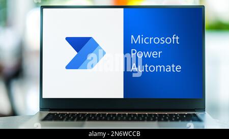 POZNAN, POL - 24. MAI 2022: Laptop Computer mit Logo von Microsoft Power Automate Stockfoto