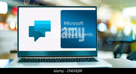 POZNAN, POL - 24. MAI 2022: Laptop-Computer mit Logo von Microsoft Power Virtual Agents Stockfoto